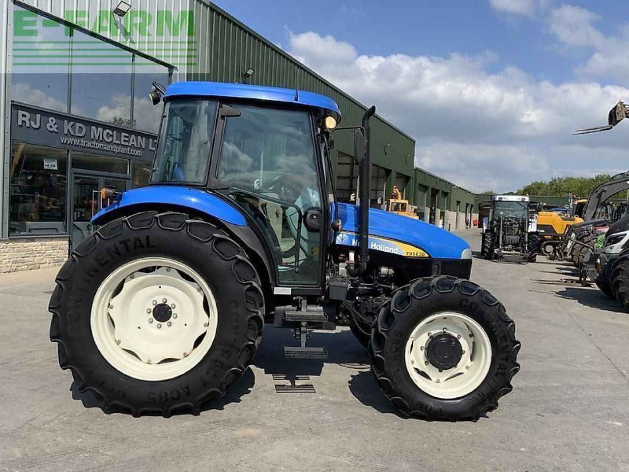 New Holland td5030 tractor (st23208) - Traktor: 1 kép. New Holland td5030 tractor (st23208) - Traktor: 1 kép.