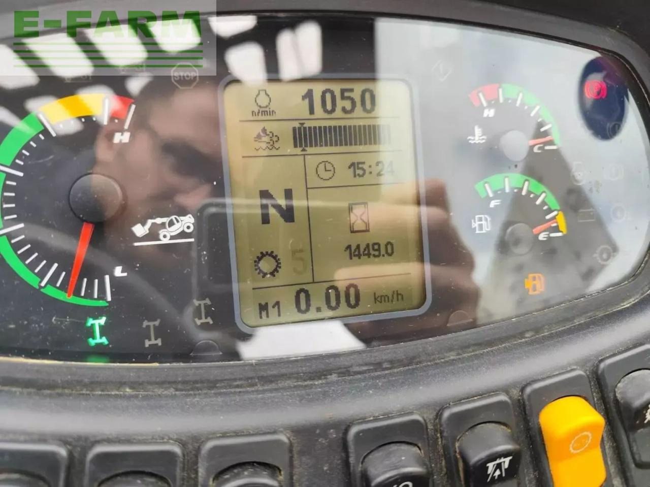 New Holland th6.36 - Teleszkópos rakodó: 5 kép. New Holland th6.36 - Teleszkópos rakodó: 5 kép.