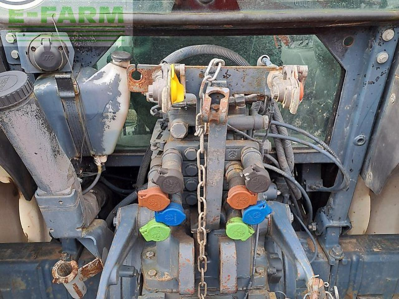 New Holland tn 75 s S - Traktor: 5 kép. New Holland tn 75 s S - Traktor: 5 kép.