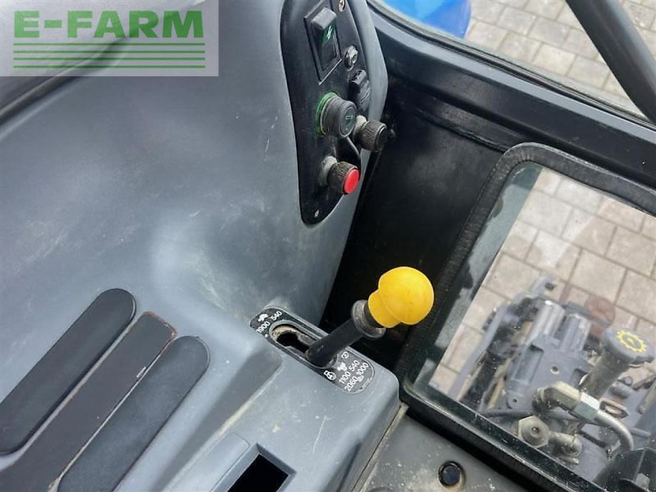 Traktor New Holland ts 90: 11 kép.