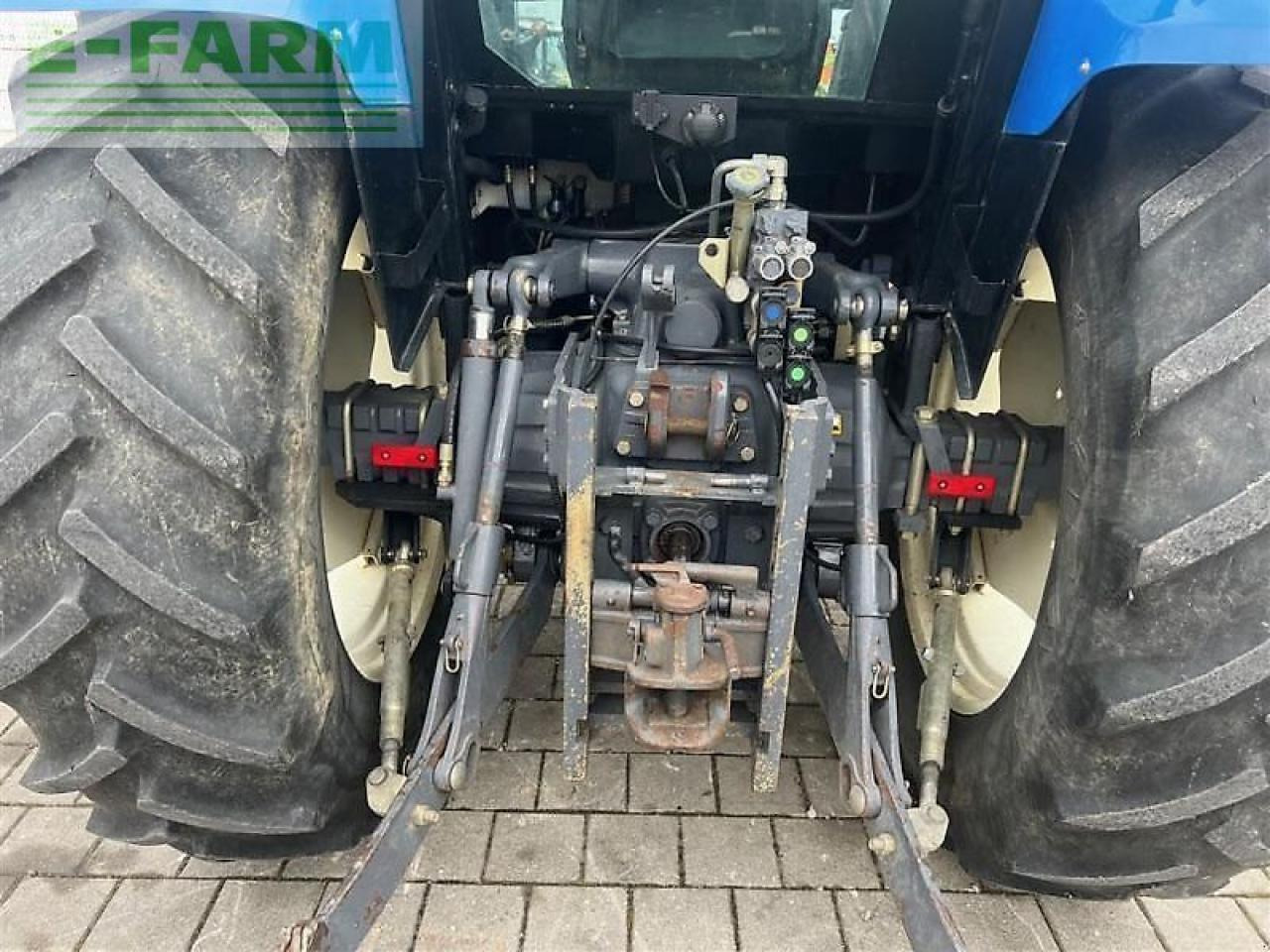 Traktor New Holland ts 90: 12 kép.