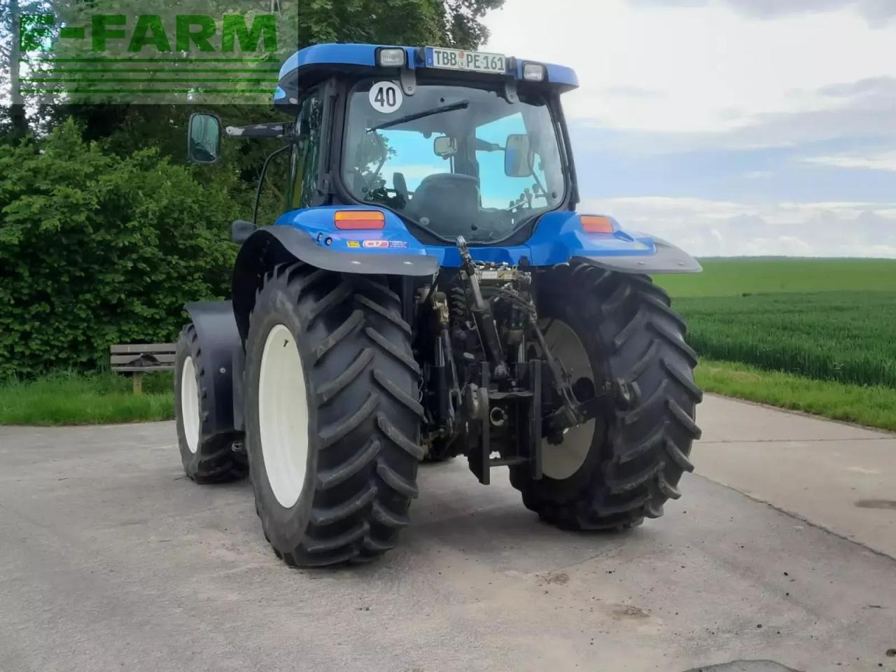 New Holland tsa 125 - Traktor: 4 kép. New Holland tsa 125 - Traktor: 4 kép.
