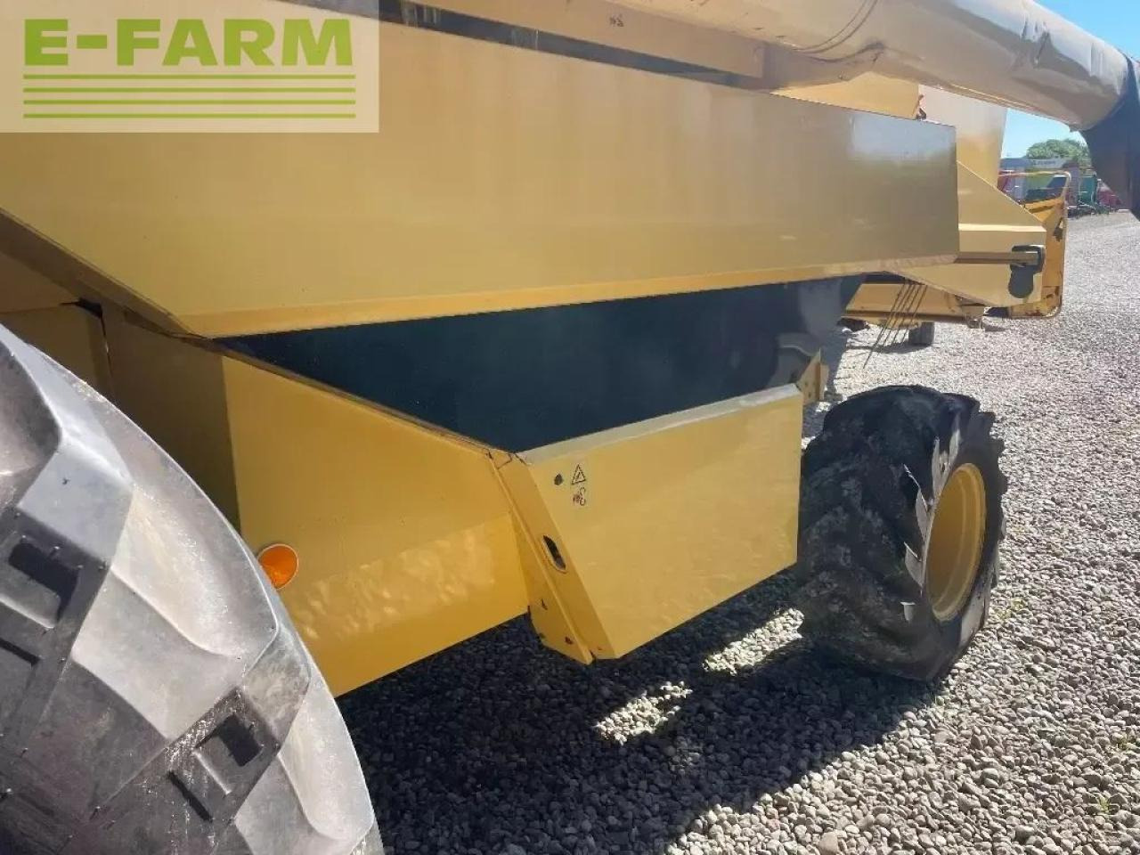 Kombájn New Holland tx 66: 7 kép.