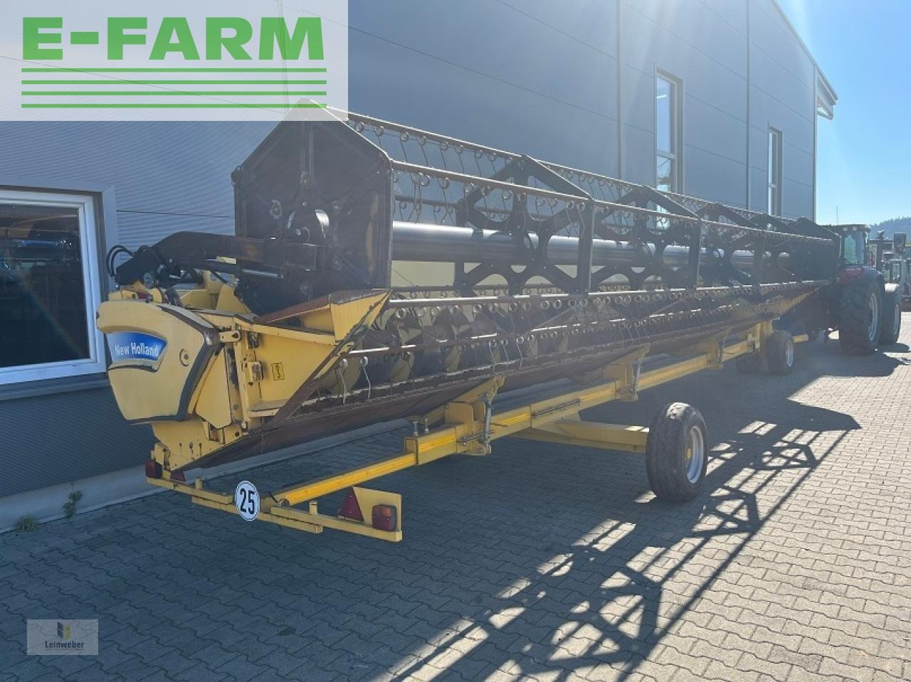 New Holland varifeed 30 v - Takarmánybetakarító gép: 4 kép. New Holland varifeed 30 v - Takarmánybetakarító gép: 4 kép.