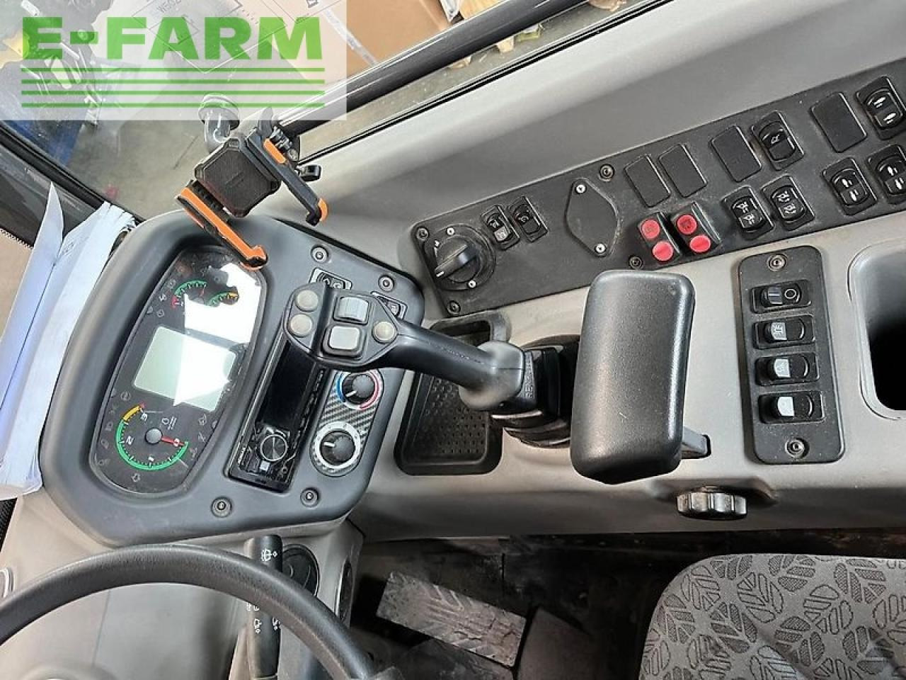 New Holland w50c - Minikotró: 5 kép. New Holland w50c - Minikotró: 5 kép.