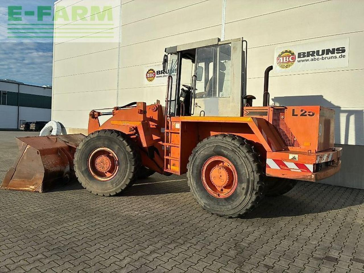 O&K l 25 - Minikotró: 3 kép. O&K l 25 - Minikotró: 3 kép.