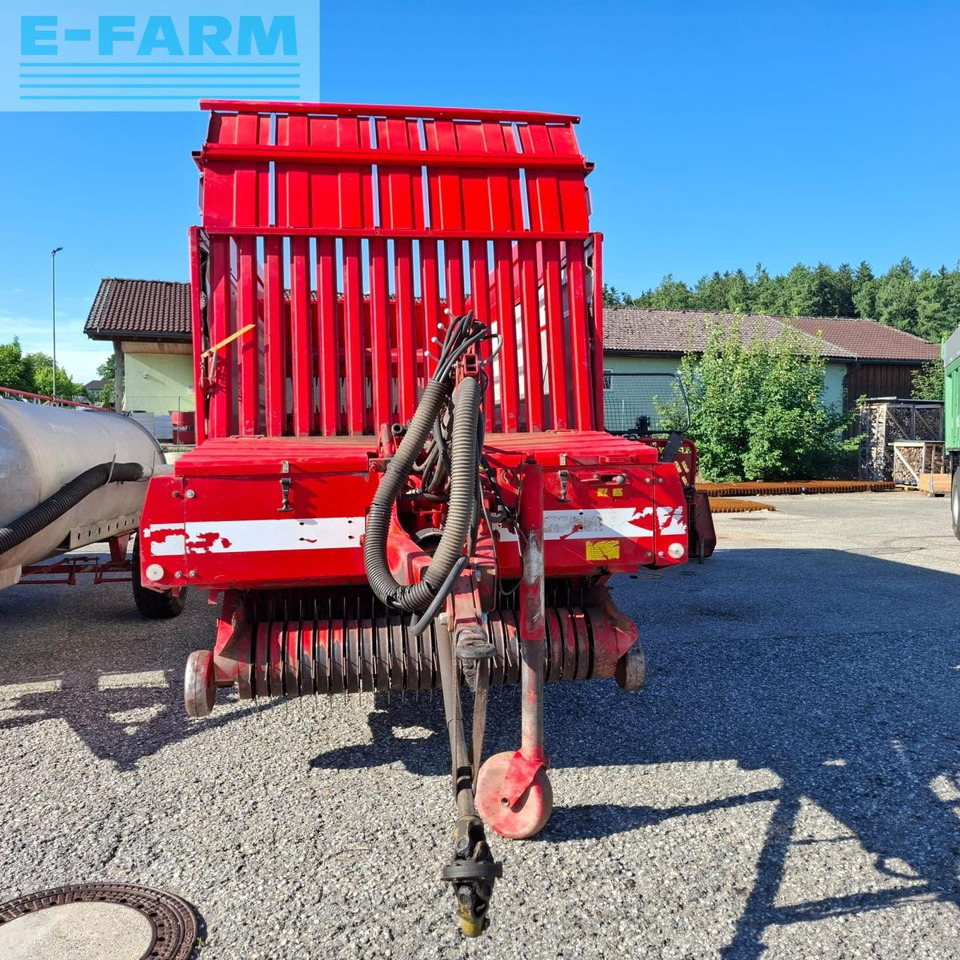 Pöttinger Siloprofi 2 - Mezőgazdasági billenőpótkocsi: 3 kép. Pöttinger Siloprofi 2 - Mezőgazdasági billenőpótkocsi: 3 kép.