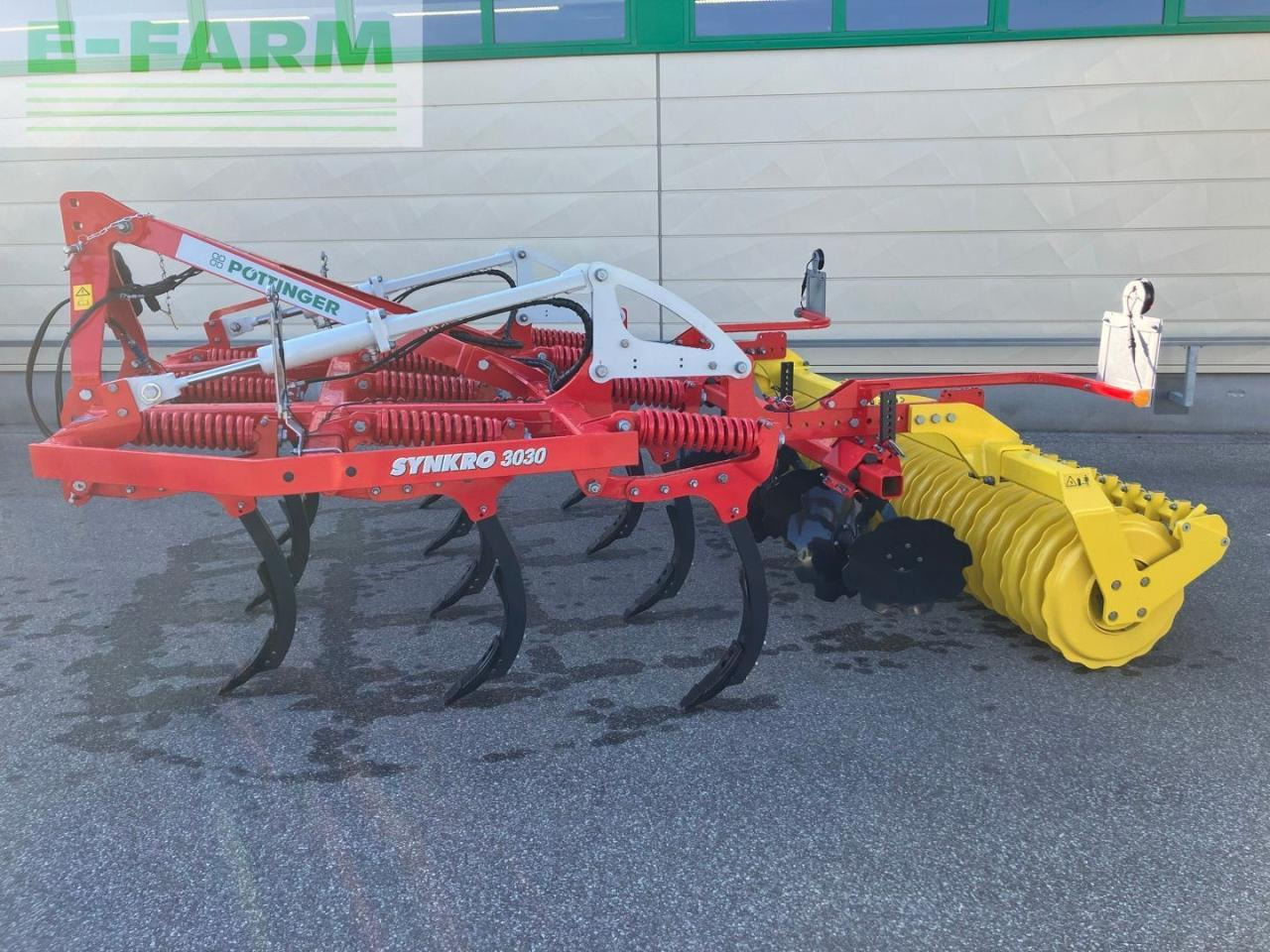 Pöttinger Synkro 3030 Nova - Kultivátor: 2 kép. Pöttinger Synkro 3030 Nova - Kultivátor: 2 kép.