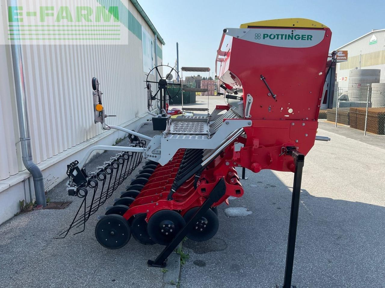 Pöttinger Vitasem 302 ADD - Szemenkénti vetőgép: 5 kép. Pöttinger Vitasem 302 ADD - Szemenkénti vetőgép: 5 kép.