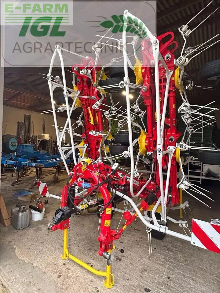 Pöttinger hit v 11100 - Szénaforgató: 1 kép. Pöttinger hit v 11100 - Szénaforgató: 1 kép.