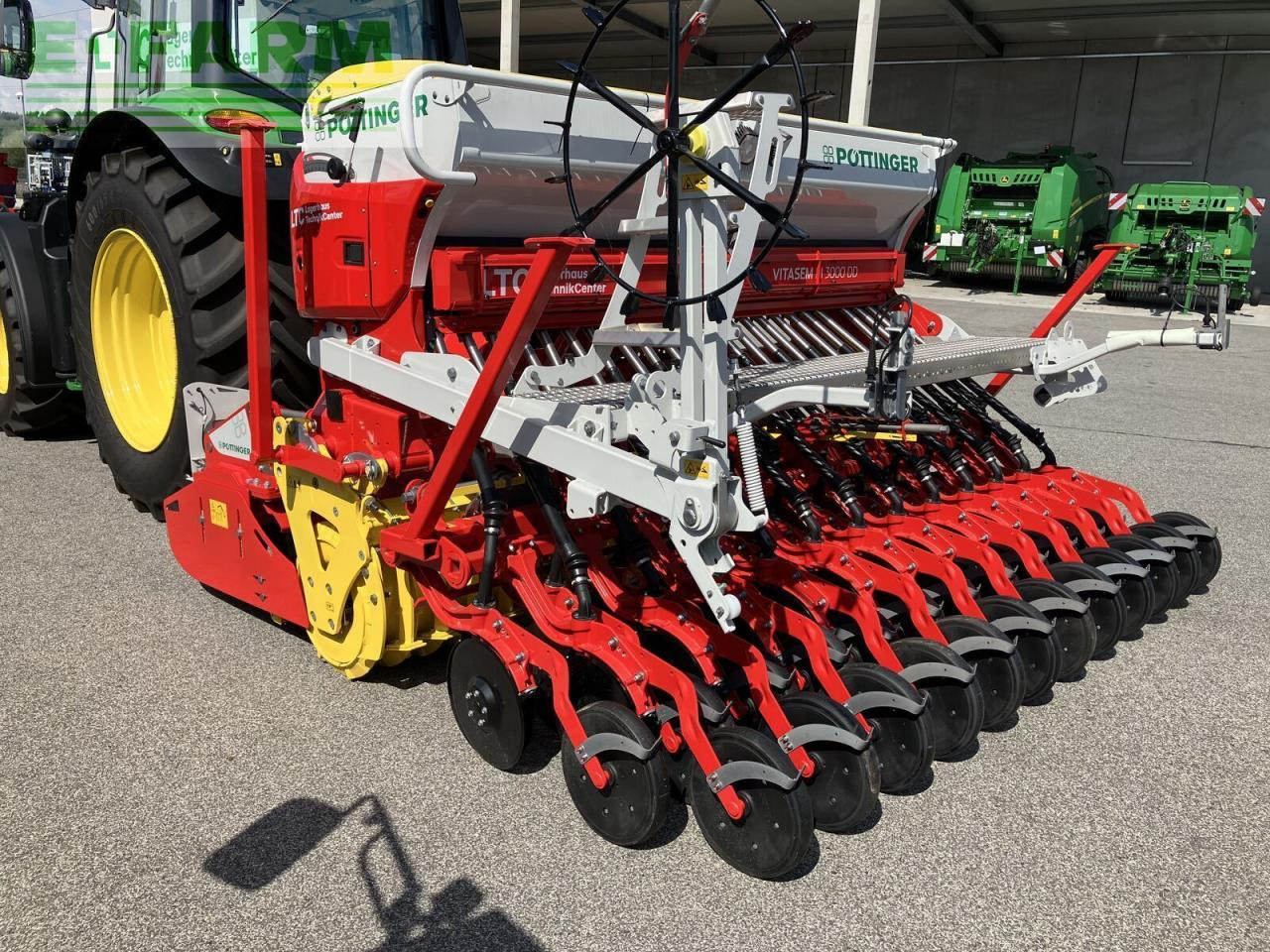 Pöttinger lion 3040 + vitasem m 3000 add - Kombinált vetőgép: 4 kép. Pöttinger lion 3040 + vitasem m 3000 add - Kombinált vetőgép: 4 kép.