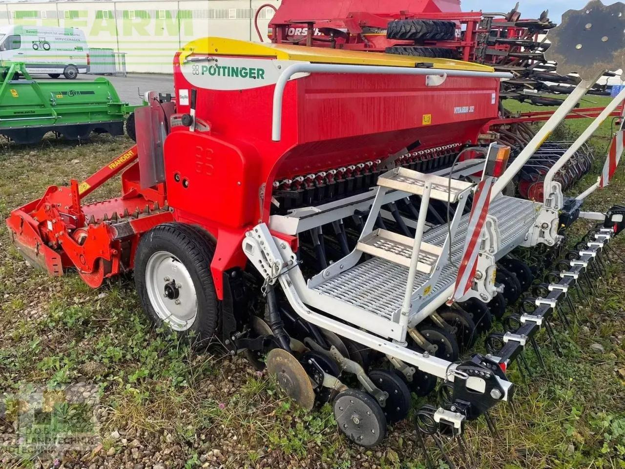 Pöttinger pöttinger vitasem 302 + fradent kreiselegge r303.22 - Kombinált vetőgép: 1 kép. Pöttinger pöttinger vitasem 302 + fradent kreiselegge r303.22 - Kombinált vetőgép: 1 kép.