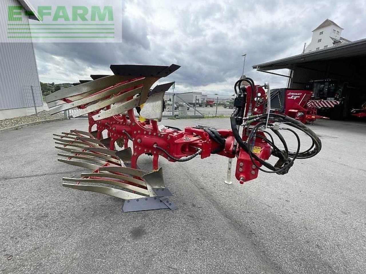 Pöttinger servo 3000 plus nova 4-scharig - Eke: 5 kép. Pöttinger servo 3000 plus nova 4-scharig - Eke: 5 kép.