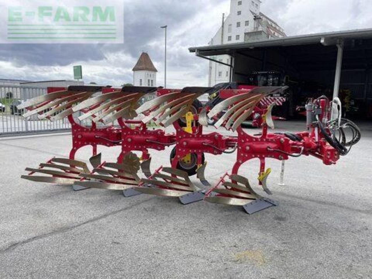 Pöttinger servo 3000 plus nova 4-scharig - Eke: 4 kép. Pöttinger servo 3000 plus nova 4-scharig - Eke: 4 kép.