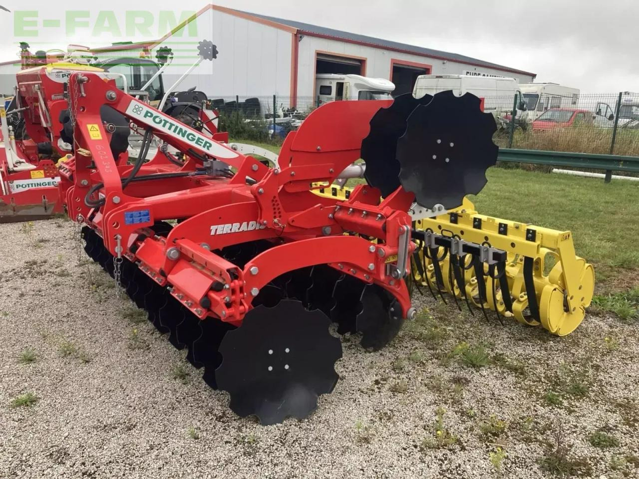 Pöttinger terradisc 3501 - Kultivátor: 1 kép. Pöttinger terradisc 3501 - Kultivátor: 1 kép.