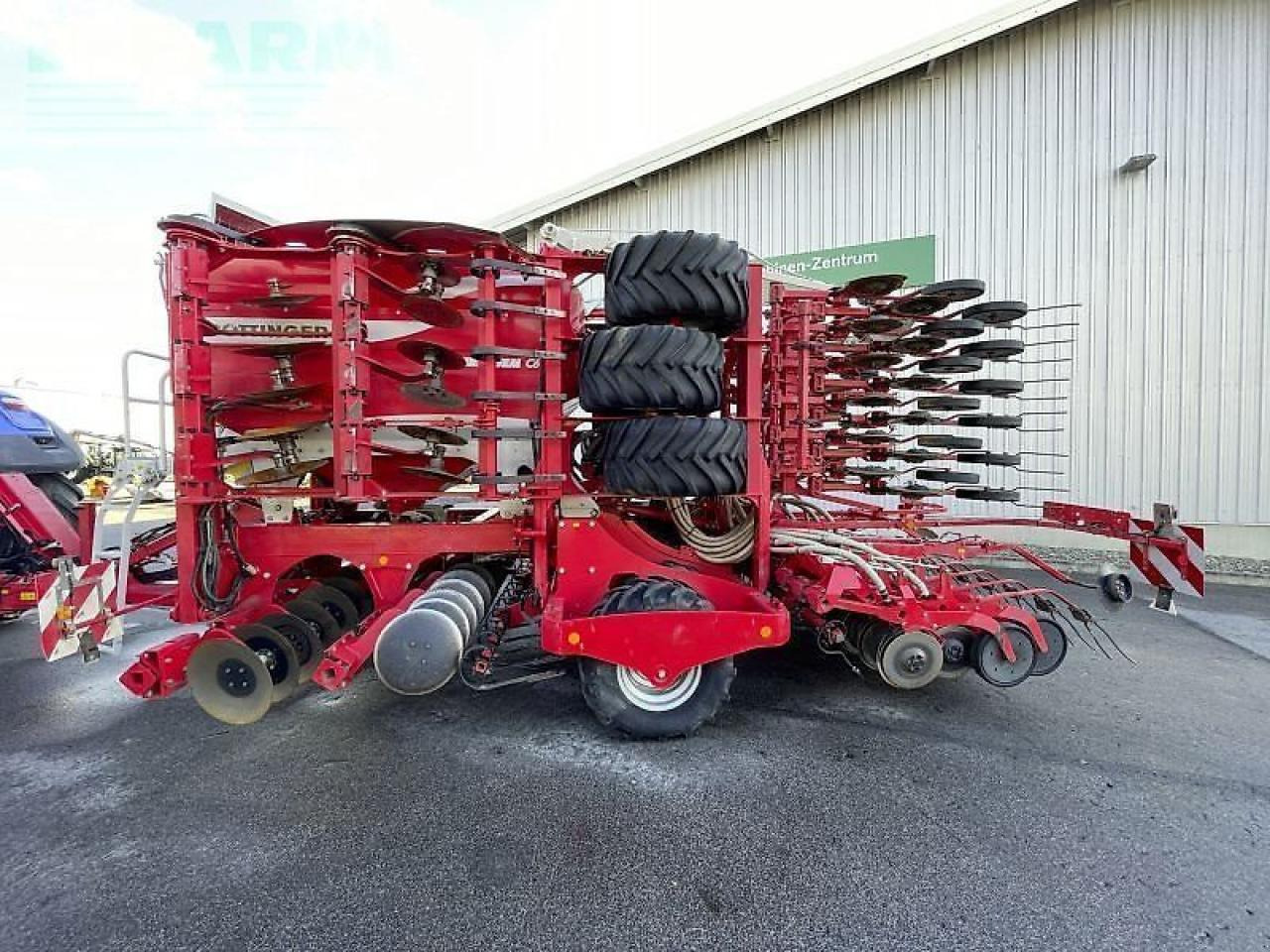 Pöttinger terrasem c6 artis plus - Szemenkénti vetőgép: 2 kép. Pöttinger terrasem c6 artis plus - Szemenkénti vetőgép: 2 kép.
