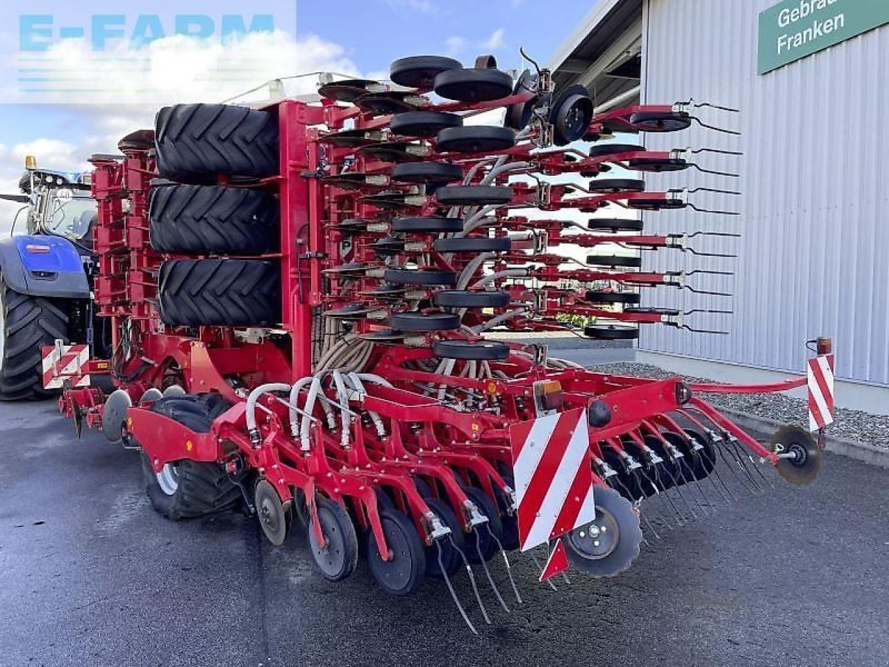 Pöttinger terrasem c6 artis plus - Szemenkénti vetőgép: 3 kép. Pöttinger terrasem c6 artis plus - Szemenkénti vetőgép: 3 kép.