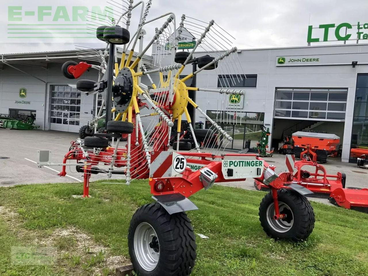 Pöttinger top 762c - Szénaforgató: 4 kép. Pöttinger top 762c - Szénaforgató: 4 kép.