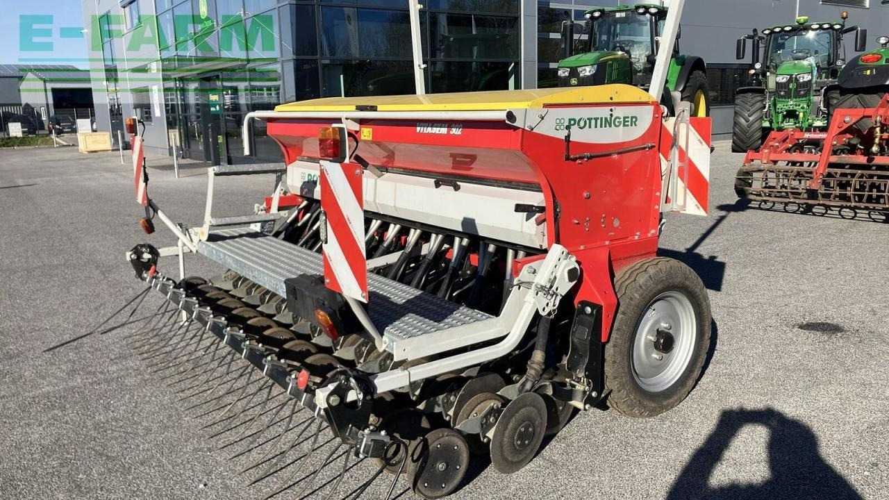 Pöttinger vitasem 302 - Szemenkénti vetőgép: 3 kép. Pöttinger vitasem 302 - Szemenkénti vetőgép: 3 kép.