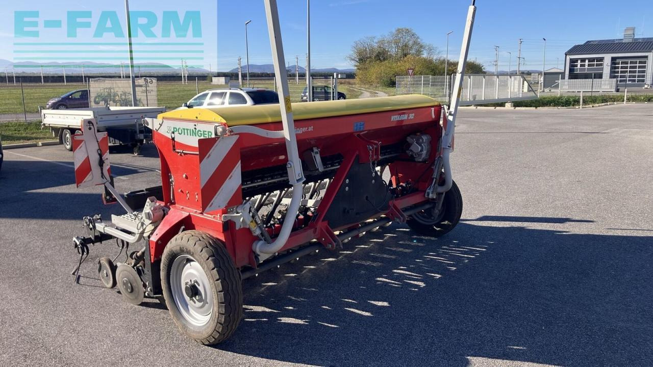 Pöttinger vitasem 302 - Szemenkénti vetőgép: 2 kép. Pöttinger vitasem 302 - Szemenkénti vetőgép: 2 kép.