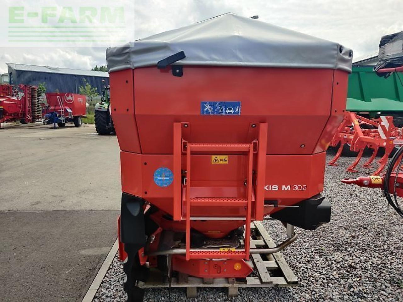 Rauch axis m 30.2 emc+w pro - Műtrágyaszóró: 2 kép. Rauch axis m 30.2 emc+w pro - Műtrágyaszóró: 2 kép.