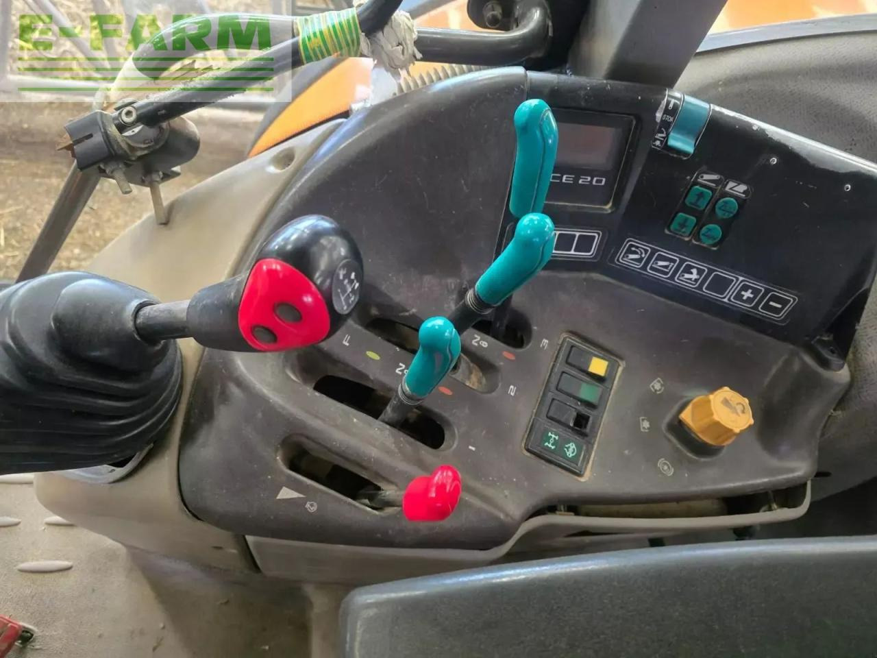 Renault ares 735 rz - Traktor: 4 kép. Renault ares 735 rz - Traktor: 4 kép.