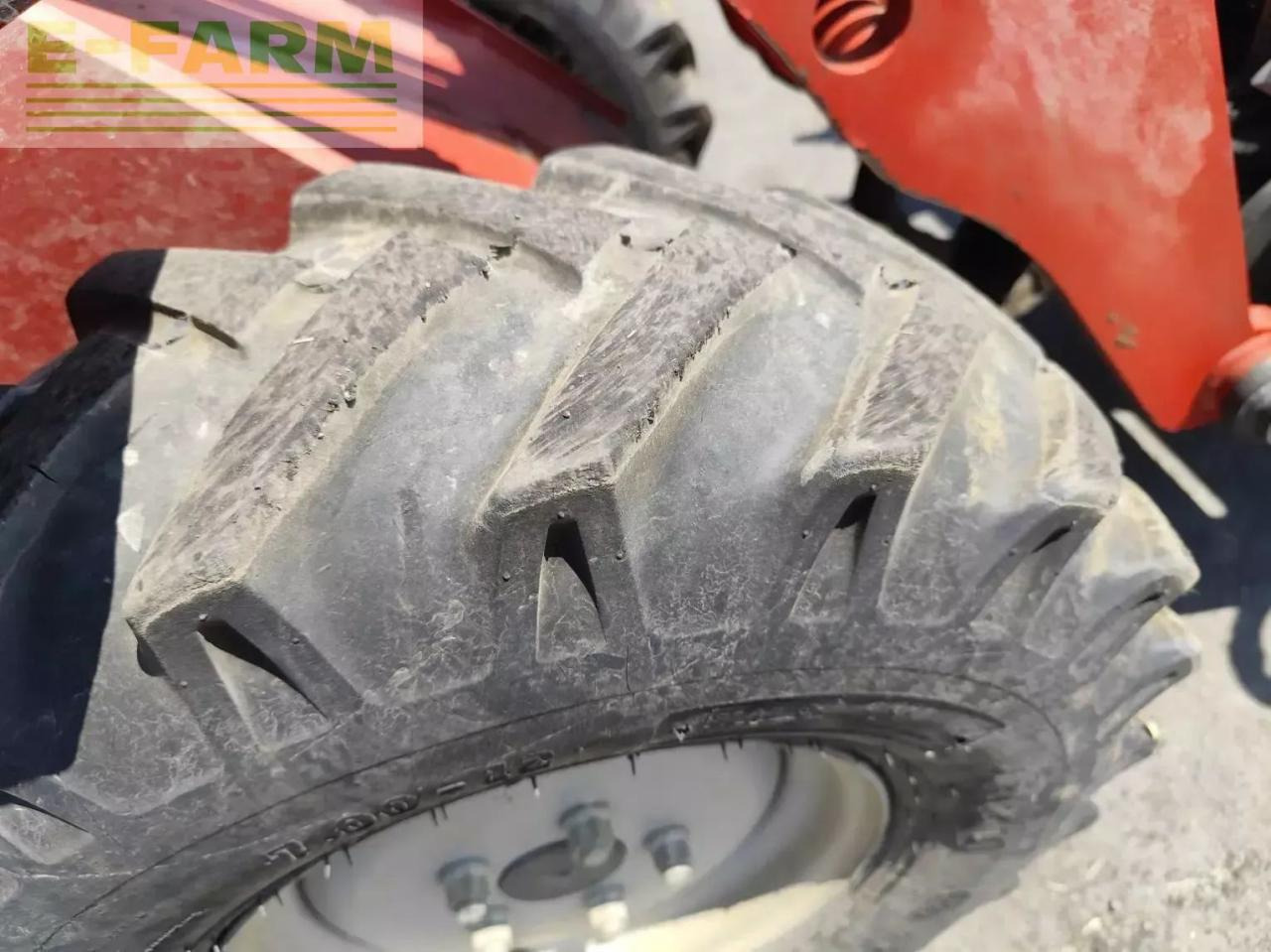 Schäffer 2028 - Teleszkópos rakodó: 3 kép. Schäffer 2028 - Teleszkópos rakodó: 3 kép.