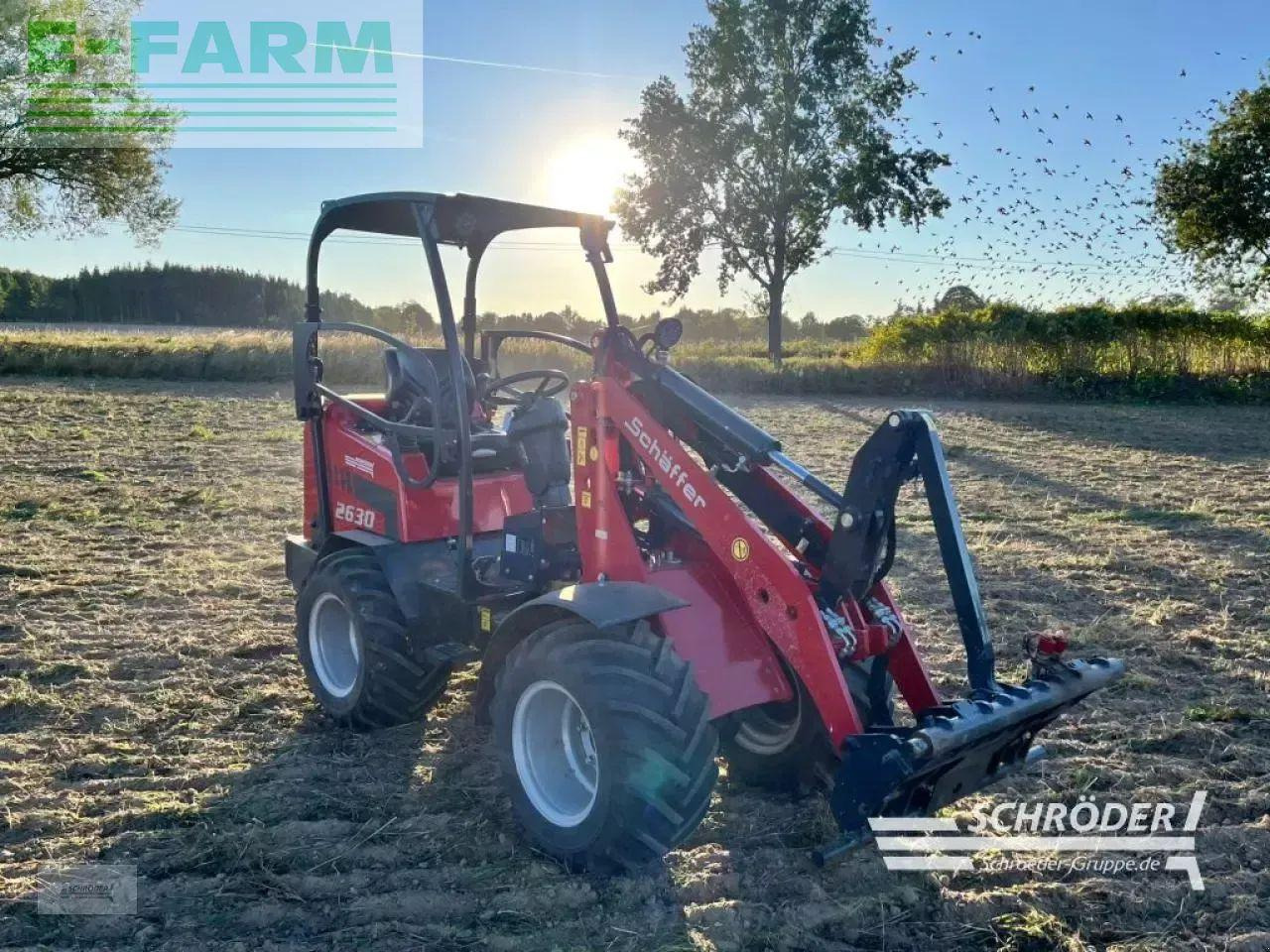 Schäffer 2630 - Gumikerekes homlokrakodó: 4 kép. Schäffer 2630 - Gumikerekes homlokrakodó: 4 kép.