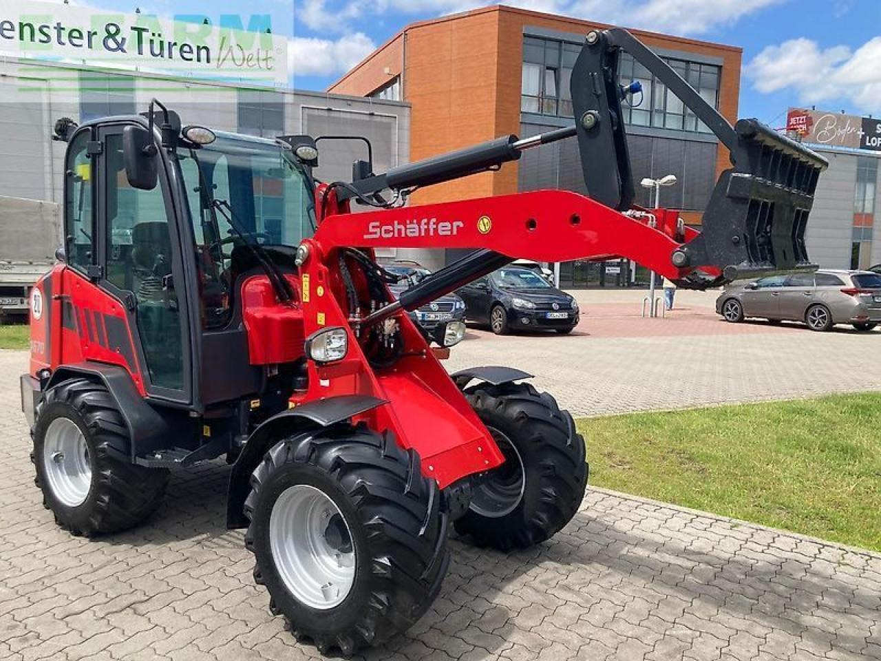 Schäffer 4670 - Minikotró: 3 kép. Schäffer 4670 - Minikotró: 3 kép.