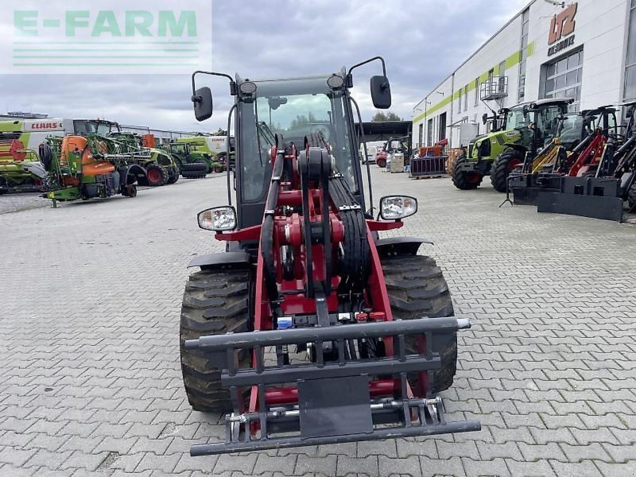 Schäffer 4670 z radlader - Minikotró: 3 kép. Schäffer 4670 z radlader - Minikotró: 3 kép.