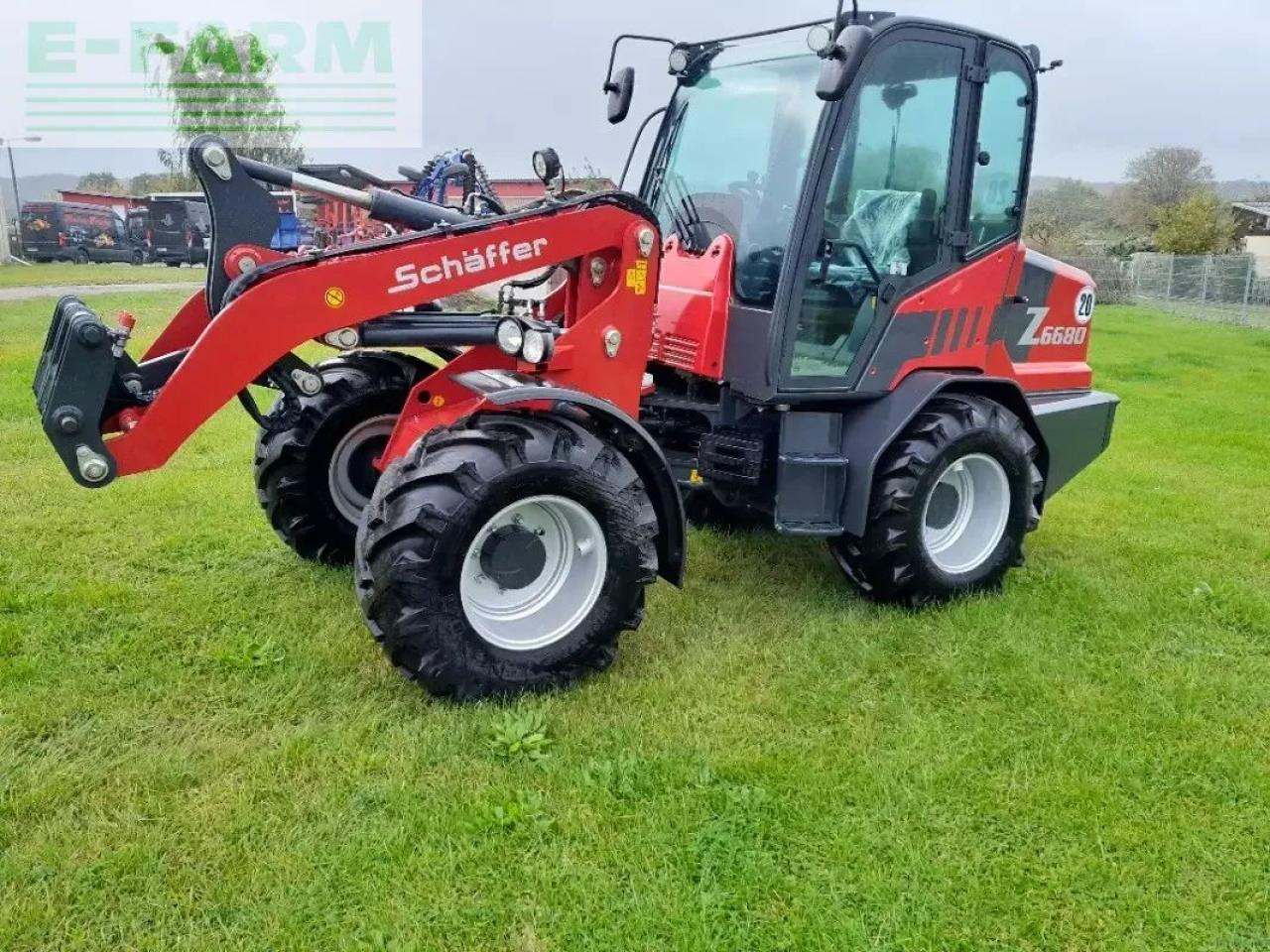 Schäffer 6680 z - Minikotró: 1 kép. Schäffer 6680 z - Minikotró: 1 kép.