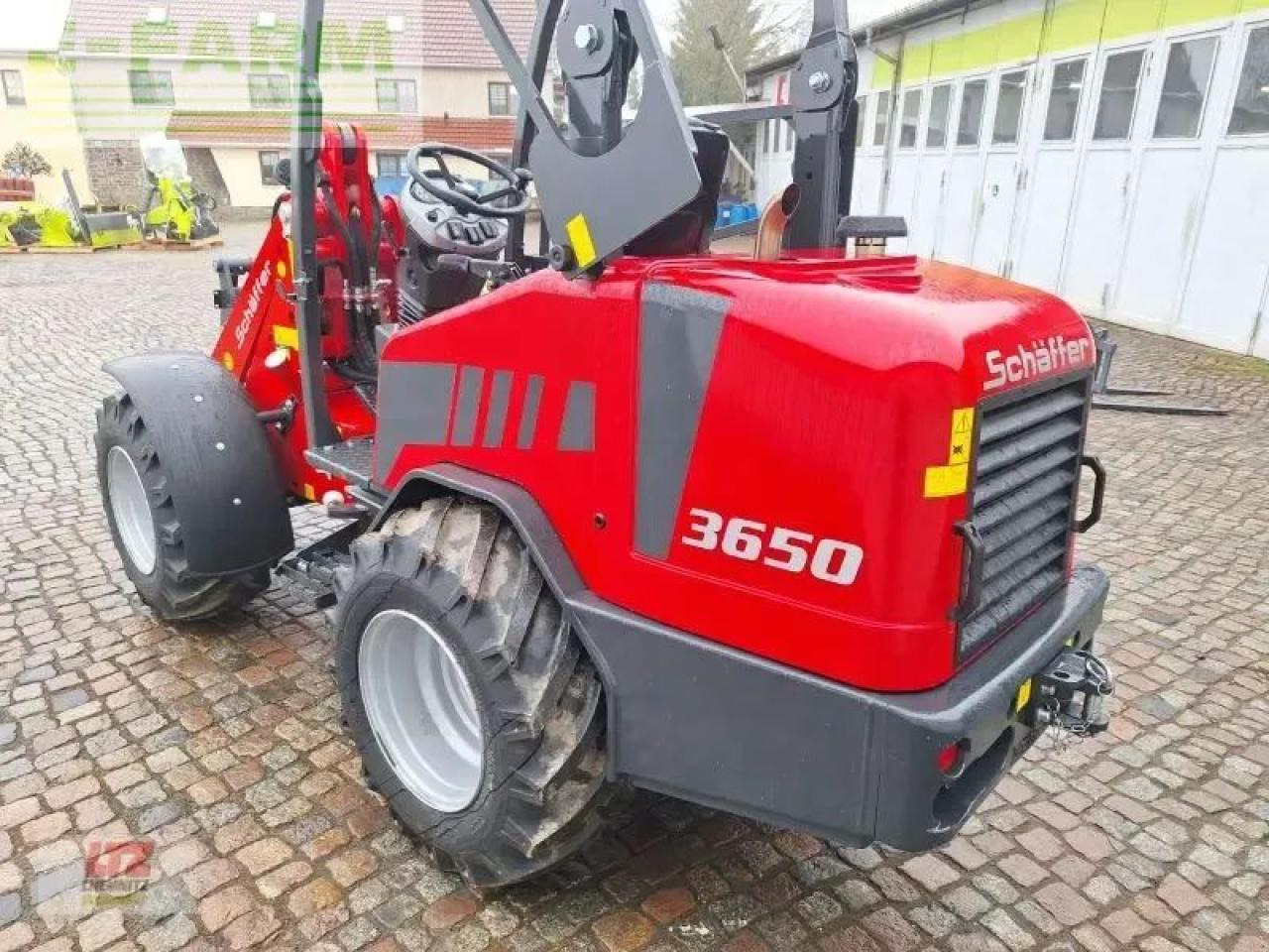 Schäffer schäffer 3650 fsd - Gumikerekes homlokrakodó: 4 kép. Schäffer schäffer 3650 fsd - Gumikerekes homlokrakodó: 4 kép.