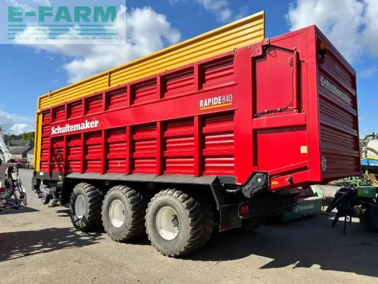Schuitemaker SR Holland rapide 840 - Rendfelszedő: 2 kép. Schuitemaker SR Holland rapide 840 - Rendfelszedő: 2 kép.