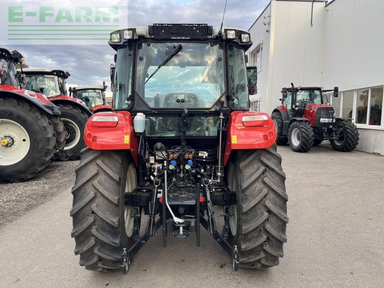 Steyr 4055 kompakt s (stage v) S - Traktor: 5 kép. Steyr 4055 kompakt s (stage v) S - Traktor: 5 kép.
