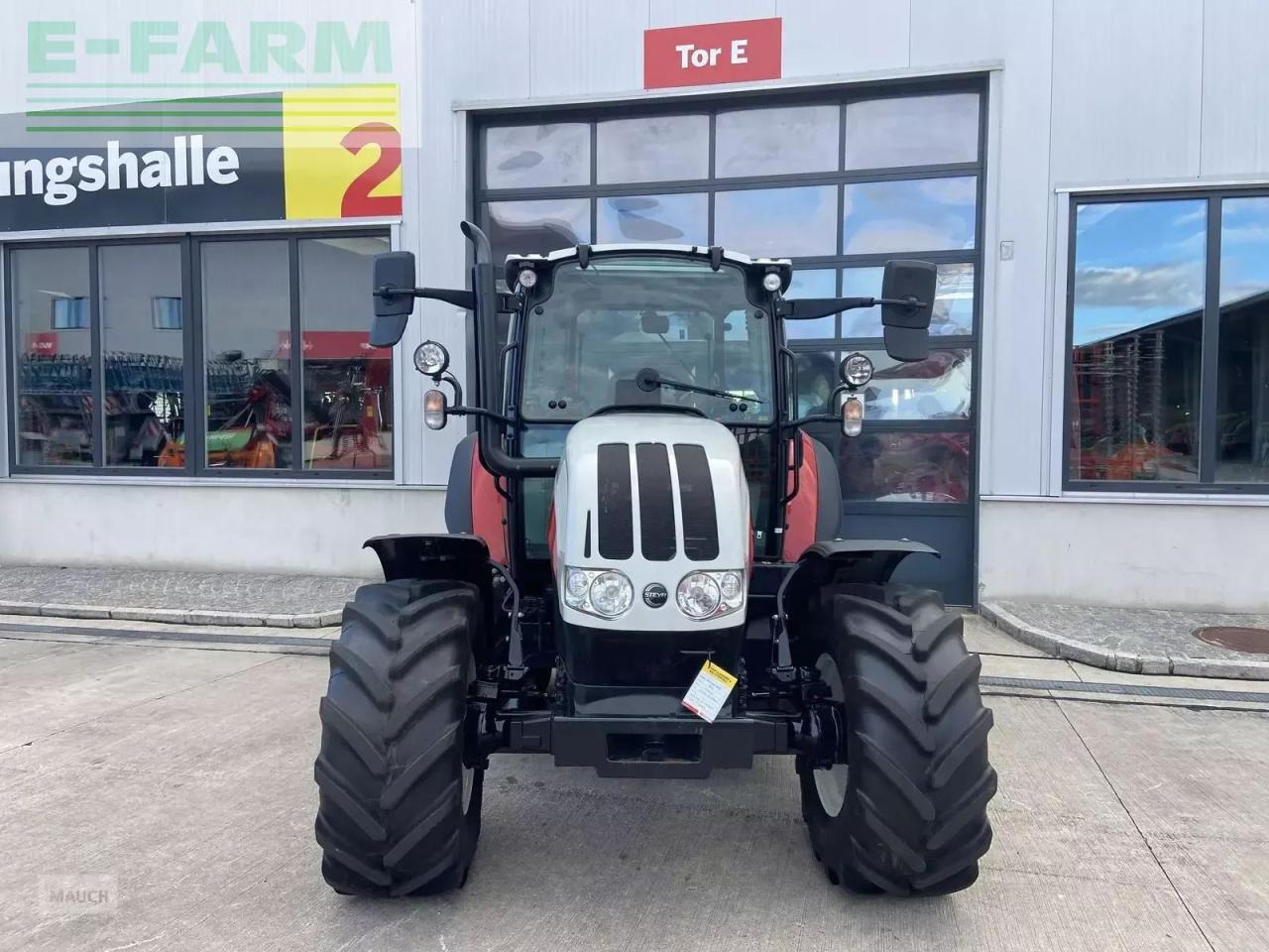 Steyr 4075 kompakt - Traktor: 2 kép. Steyr 4075 kompakt - Traktor: 2 kép.