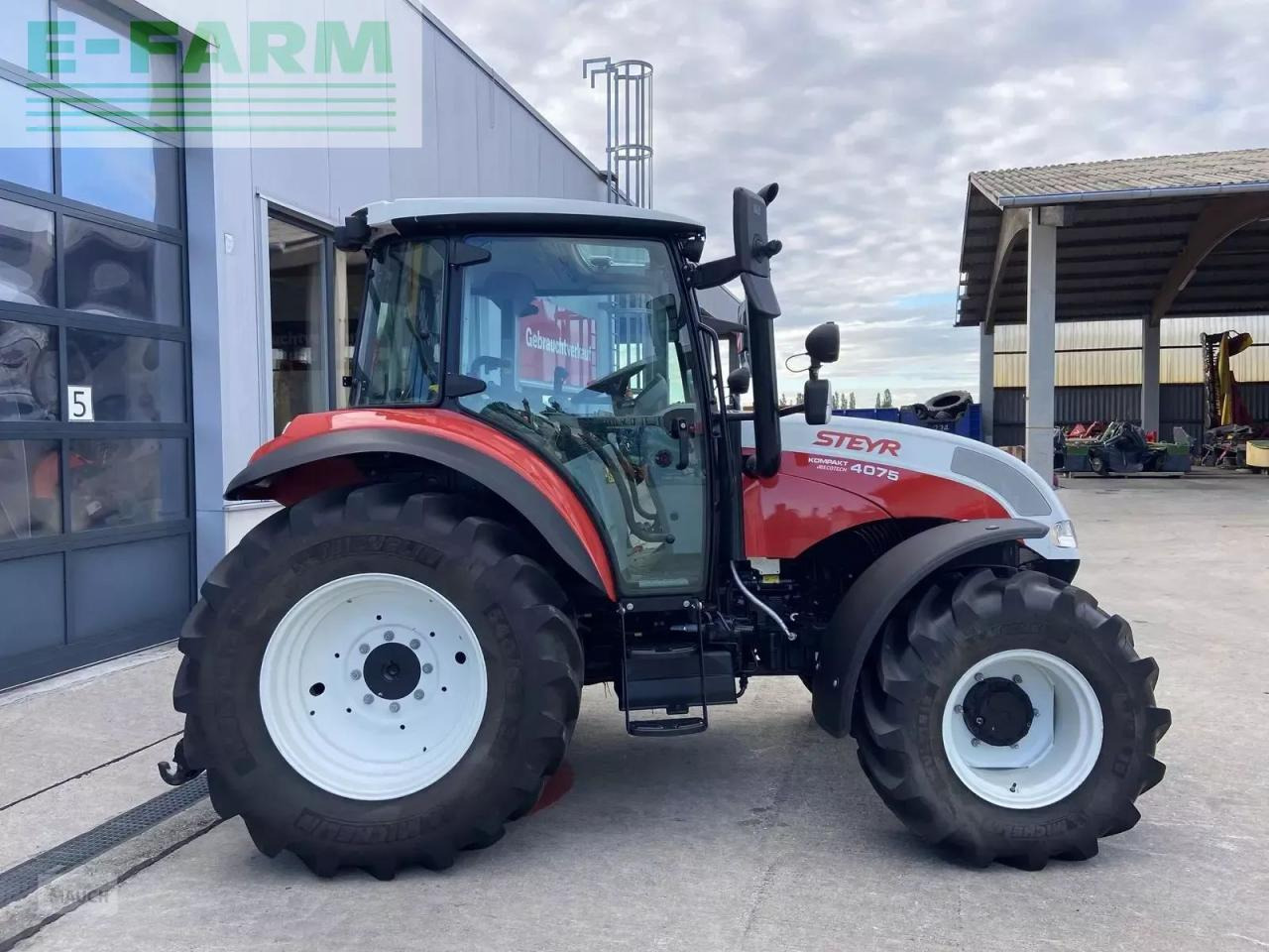 Steyr 4075 kompakt - Traktor: 4 kép. Steyr 4075 kompakt - Traktor: 4 kép.