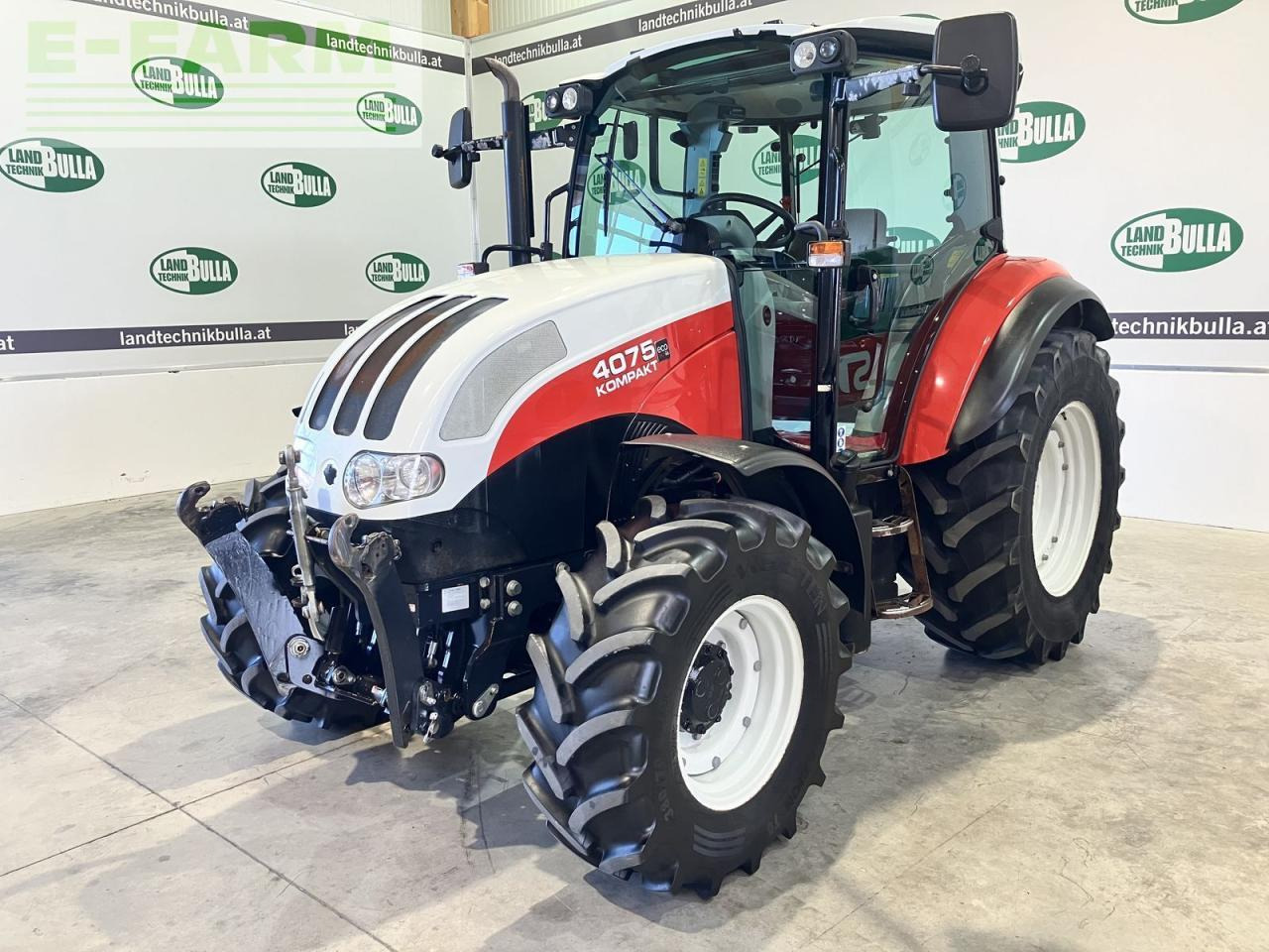 Steyr 4075 kompakt et profi - Traktor: 1 kép. Steyr 4075 kompakt et profi - Traktor: 1 kép.