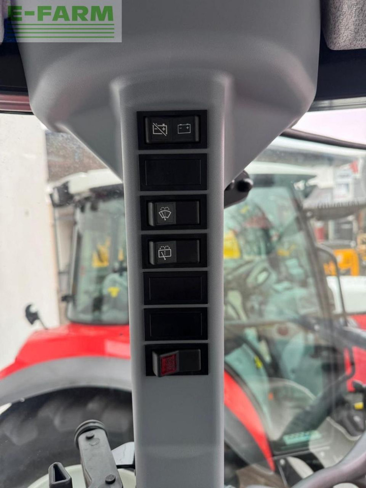Steyr 4075 kompakt s (stage v) - Traktor: 3 kép. Steyr 4075 kompakt s (stage v) - Traktor: 3 kép.