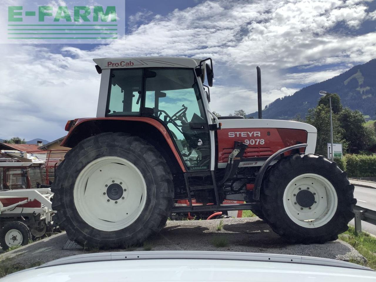 Steyr 9078 a t - Traktor: 5 kép. Steyr 9078 a t - Traktor: 5 kép.