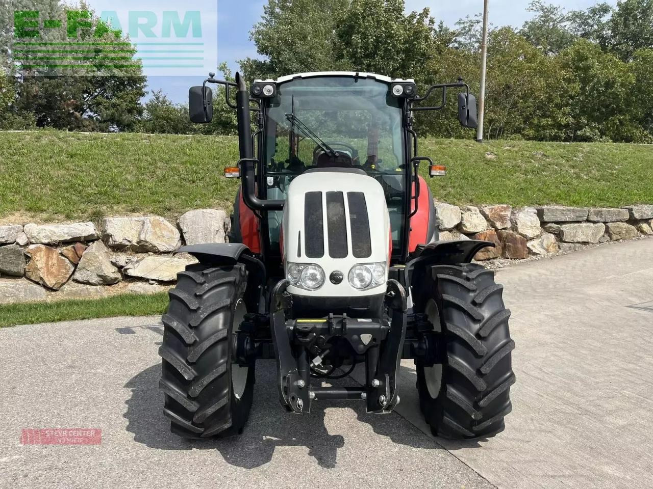 Steyr kompakt 4105 - Traktor: 3 kép. Steyr kompakt 4105 - Traktor: 3 kép.