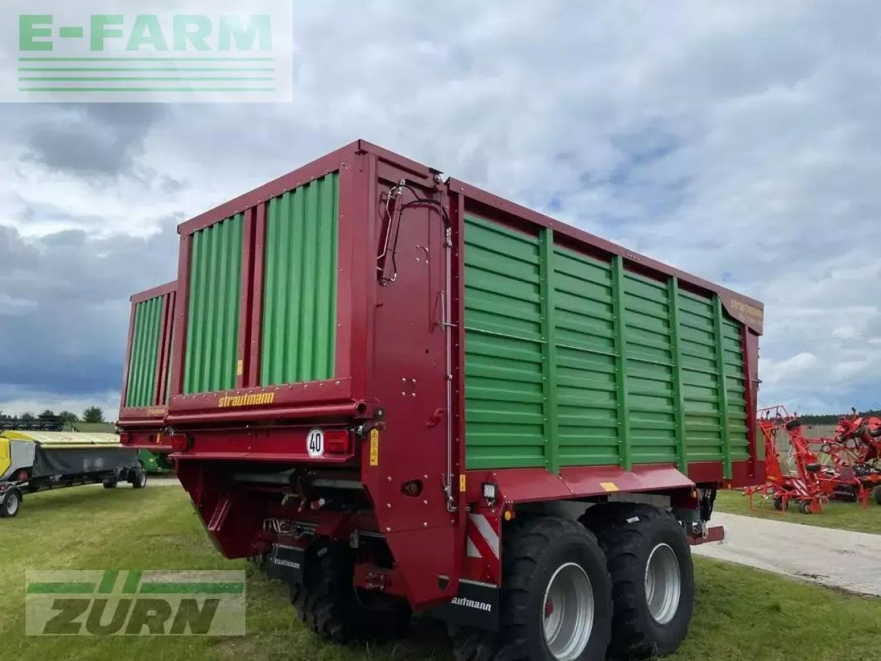 Strautmann giga-trailer 400 - Mezőgazdasági billenőpótkocsi: 4 kép. Strautmann giga-trailer 400 - Mezőgazdasági billenőpótkocsi: 4 kép.