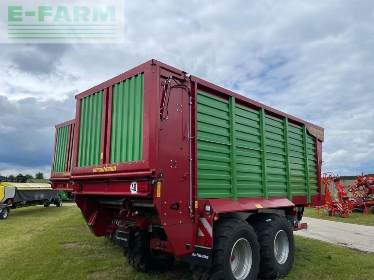 Strautmann giga-trailer 400 - Mezőgazdasági pótkocsi: 4 kép. Strautmann giga-trailer 400 - Mezőgazdasági pótkocsi: 4 kép.