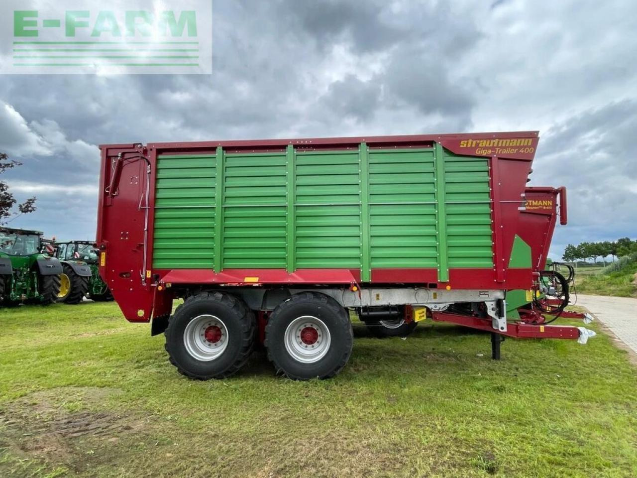 Strautmann giga-trailer 400 - Mezőgazdasági pótkocsi: 3 kép. Strautmann giga-trailer 400 - Mezőgazdasági pótkocsi: 3 kép.