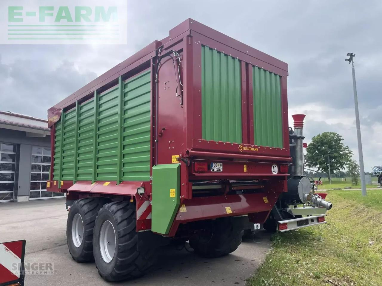 Strautmann giga-trailer 400 häckseltransport - Mezőgazdasági billenőpótkocsi: 5 kép. Strautmann giga-trailer 400 häckseltransport - Mezőgazdasági billenőpótkocsi: 5 kép.