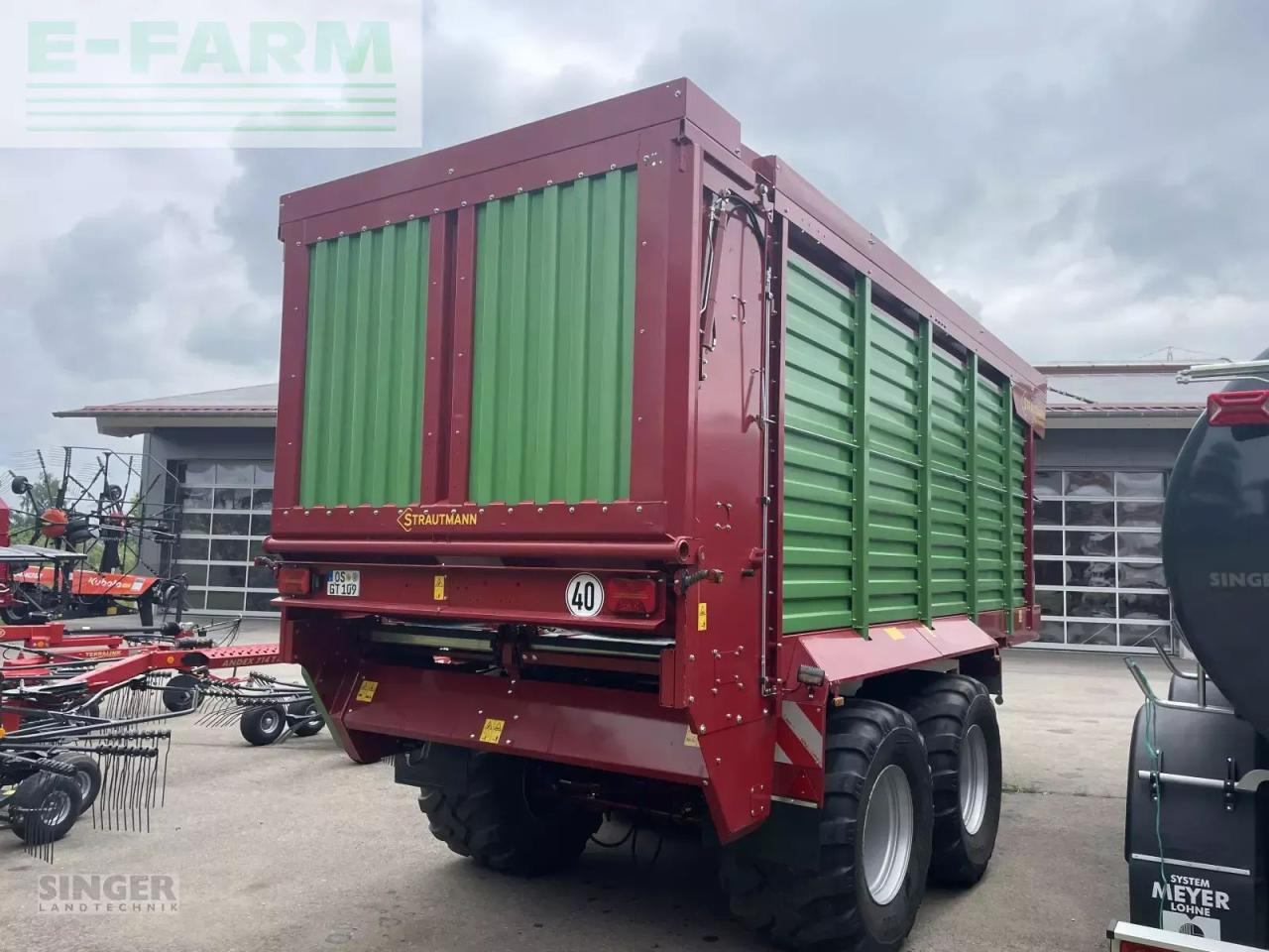 Strautmann giga-trailer 400 häckseltransport - Mezőgazdasági billenőpótkocsi: 2 kép. Strautmann giga-trailer 400 häckseltransport - Mezőgazdasági billenőpótkocsi: 2 kép.