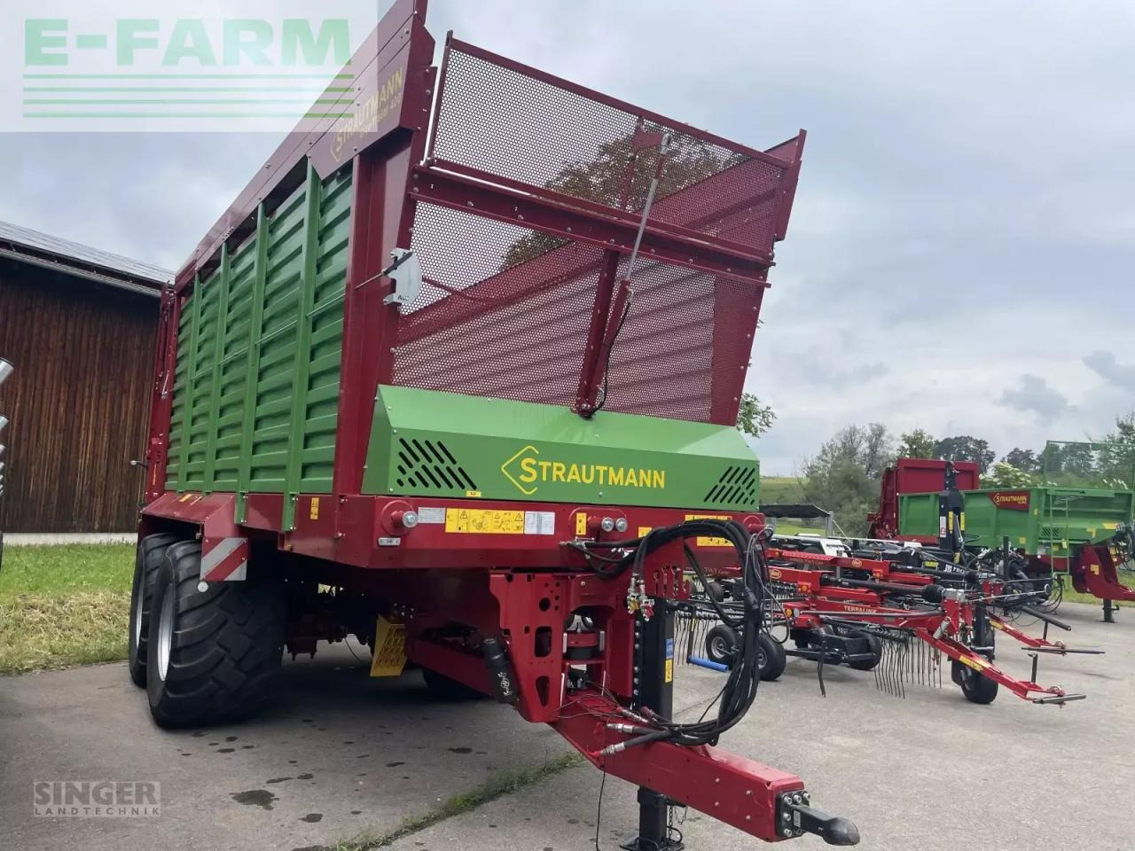 Strautmann giga-trailer 400 häckseltransport - Mezőgazdasági billenőpótkocsi: 4 kép. Strautmann giga-trailer 400 häckseltransport - Mezőgazdasági billenőpótkocsi: 4 kép.