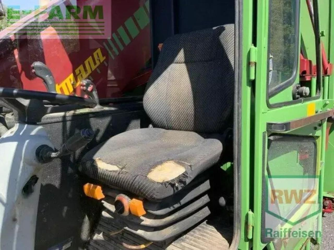Strautmann verti-mix 1450 sf - Állattartás gépei: 2 kép. Strautmann verti-mix 1450 sf - Állattartás gépei: 2 kép.