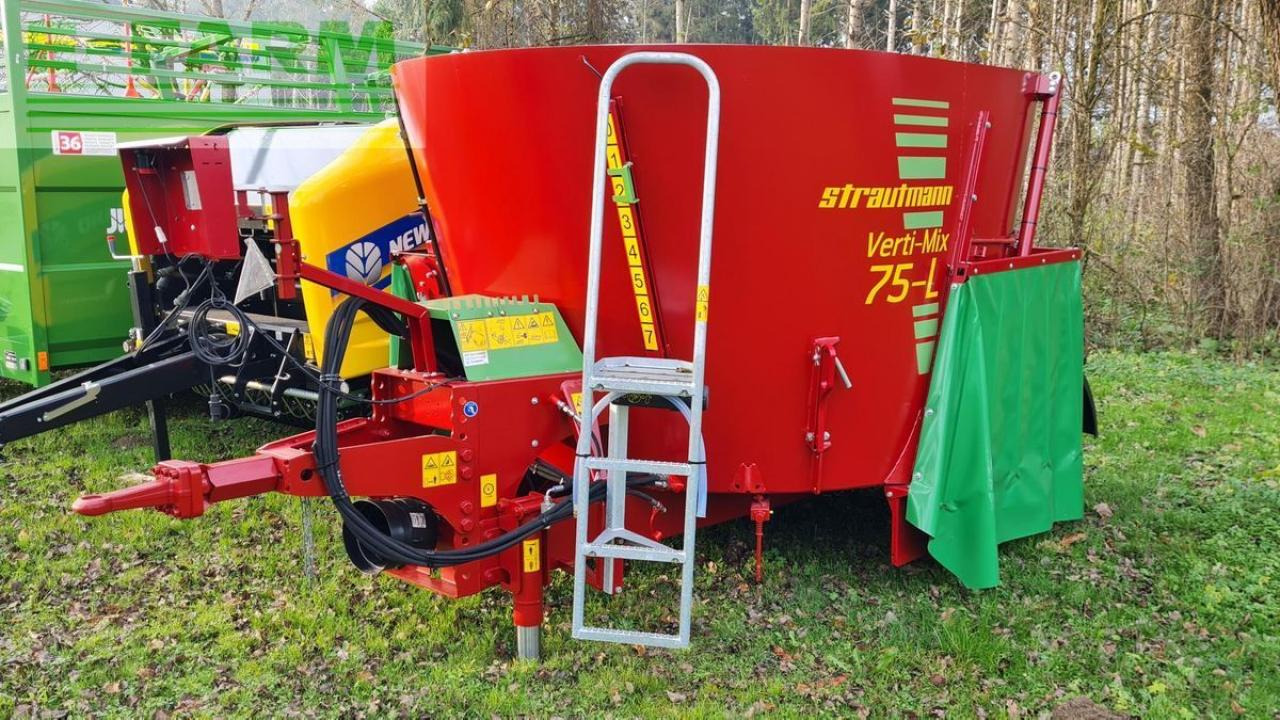 Strautmann verti mix 75 - Állattartás gépei: 3 kép. Strautmann verti mix 75 - Állattartás gépei: 3 kép.