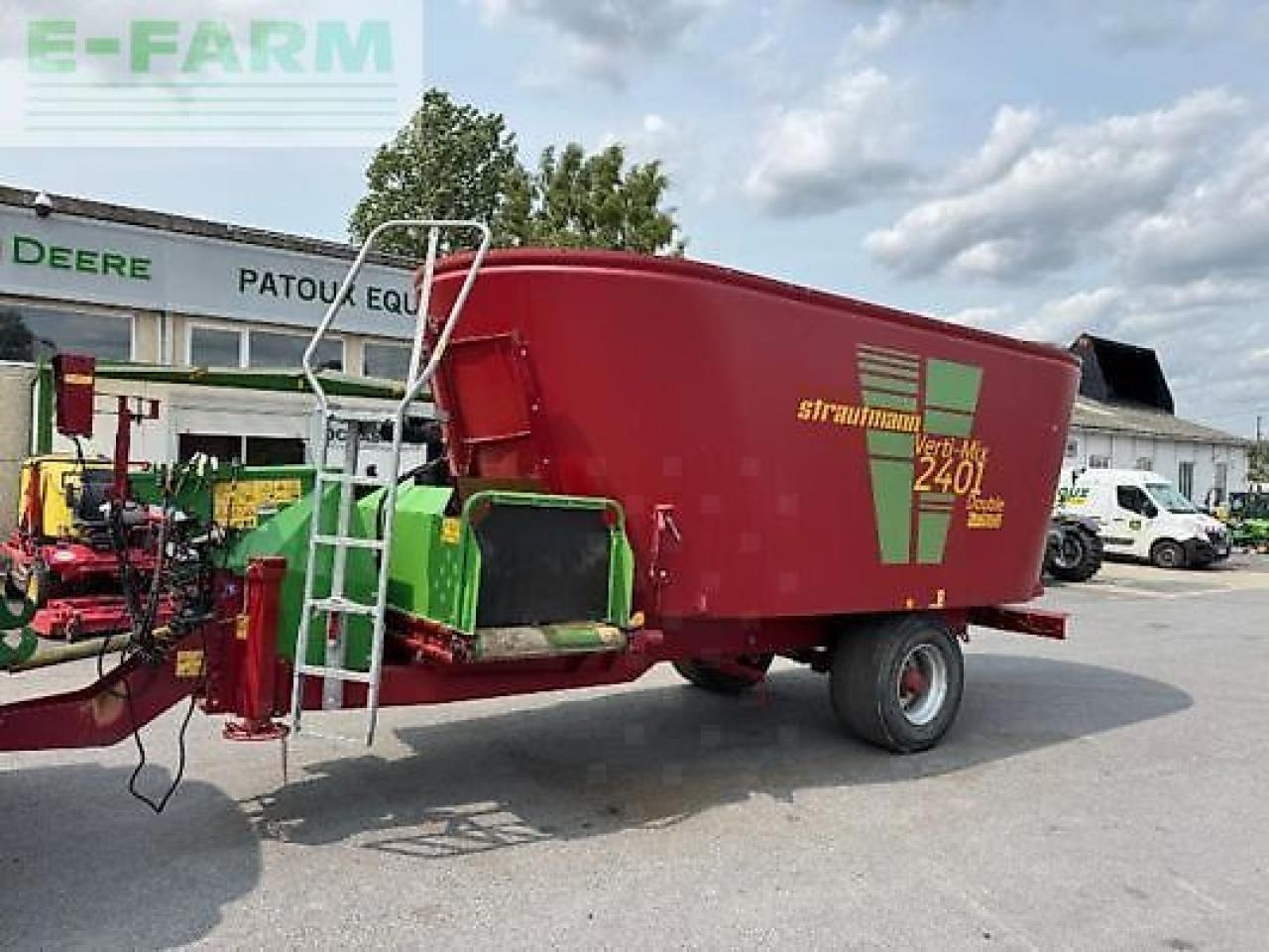 Strautmann vertimix 2401 - Állattartás gépei: 1 kép. Strautmann vertimix 2401 - Állattartás gépei: 1 kép.