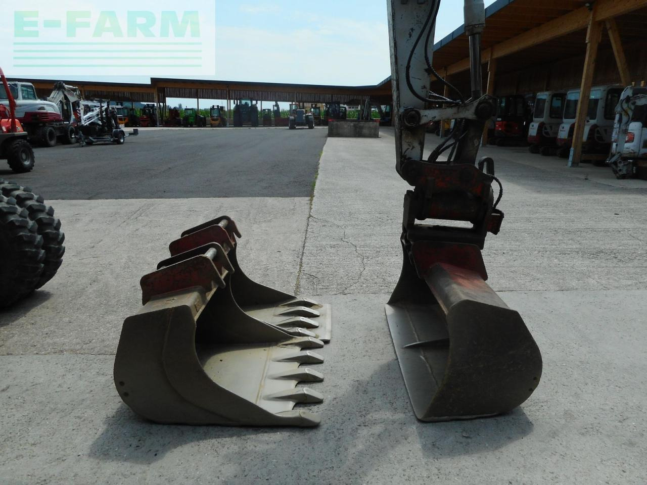 Minikotró Takeuchi tb 175w mit powertilt + hydr. sw + 3 löffel: 12 kép.